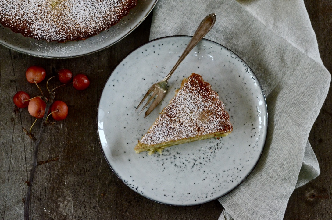 Birnen-Quitten-Kuchen mit Crème Fraîche – Quittengeschichten ...