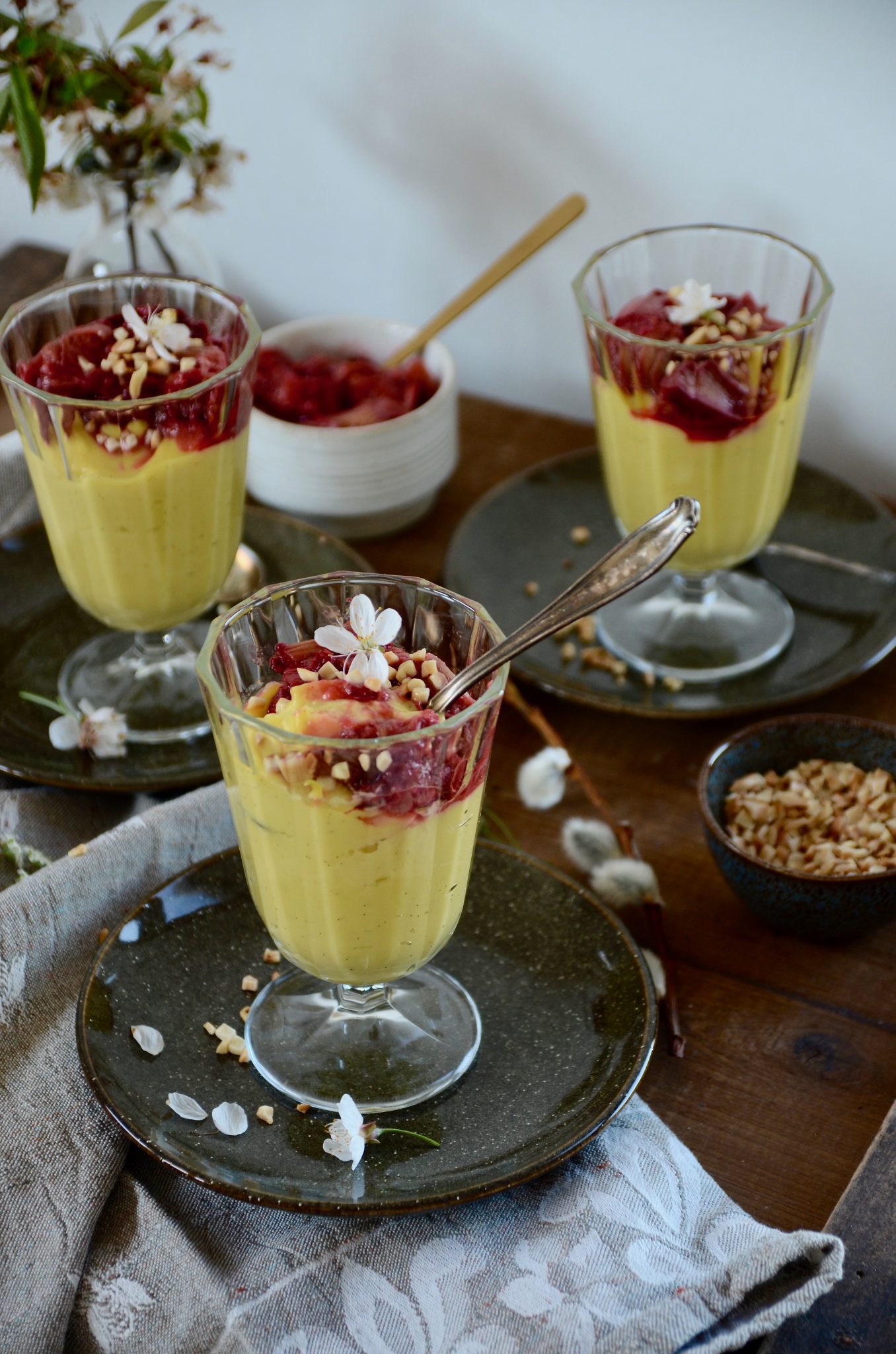 Vanillepudding mit Rhabarber-Himbeerkompott – Auswahl. - Schokoladenpfeffer
